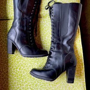 Timberland black gen leather lace up boots with side zip.👢